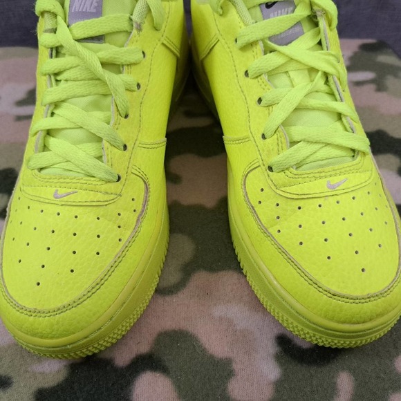 Nike Air Force 1 Low LV8 Utility Volt Yellow Grey AR1708-700 Women 7.5 - Picture 8 of 11